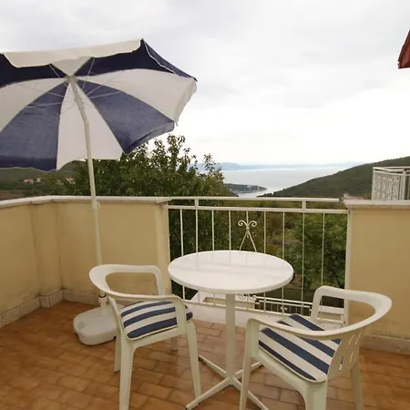 With Parking Space - 7468 Labin (Istria)