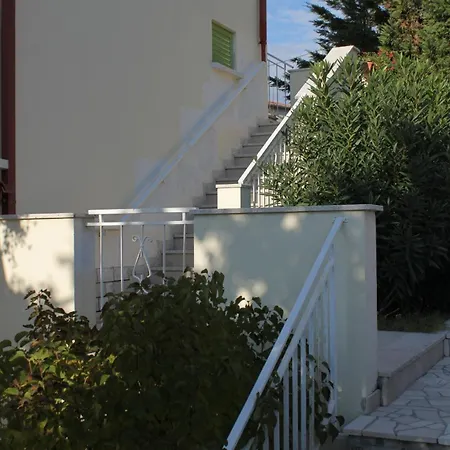 With Parking Space - 7468 Labin (Istria)